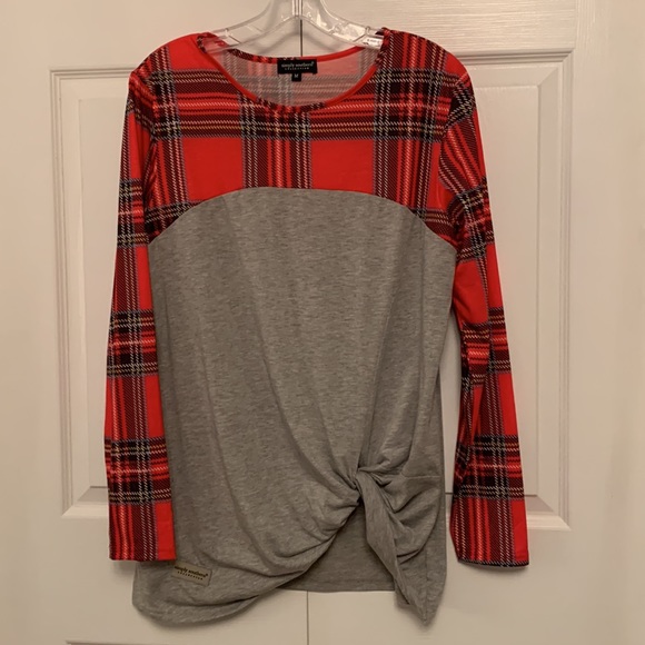 Like New Simply Southern Collection Twist Knot Plaid Top Christmas Holiday - Picture 12 of 12